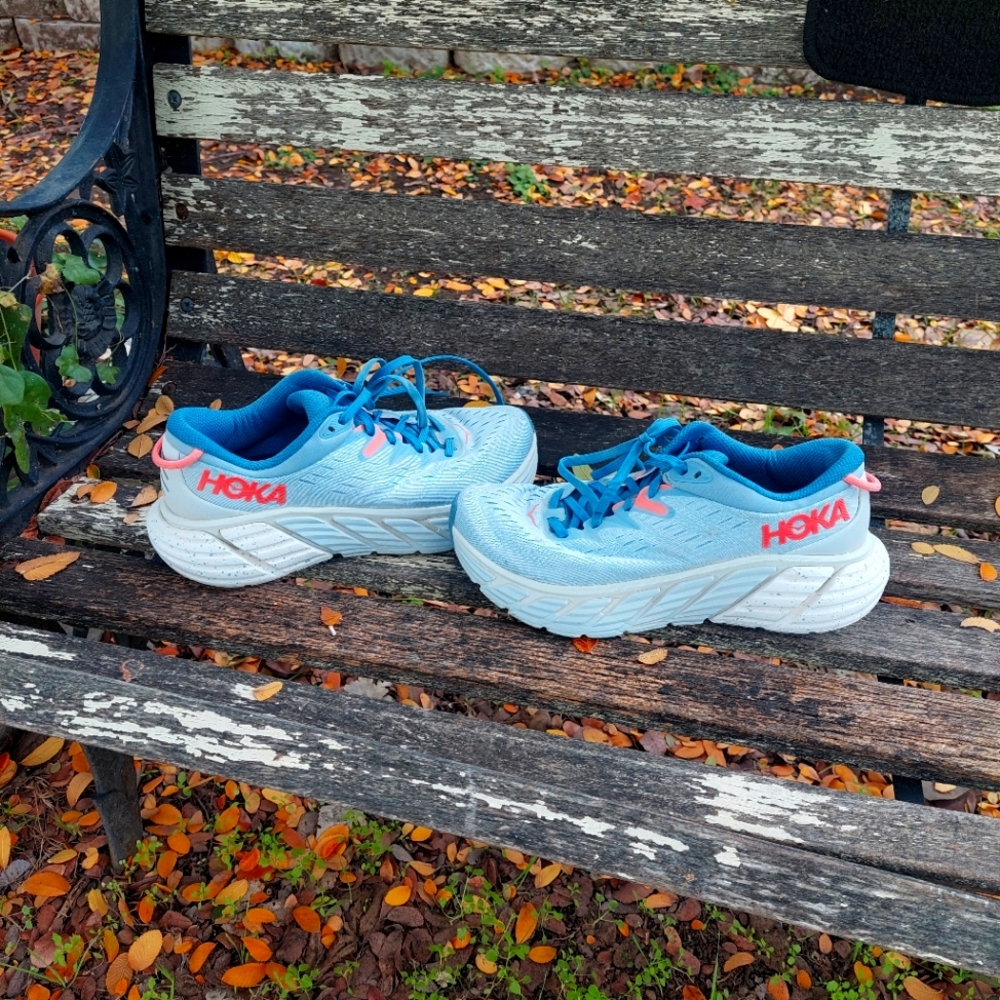 HOKA women tennis shoes size 7.5